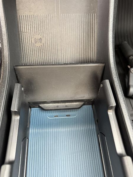 Volvo EX30 výbava PLUS 315kW bat 69kW - fotka 24 z 27