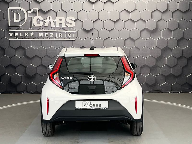 Toyota Aygo X 1.0 VVT-i 53 kW ZAMLUVENO - fotka 3 z 50