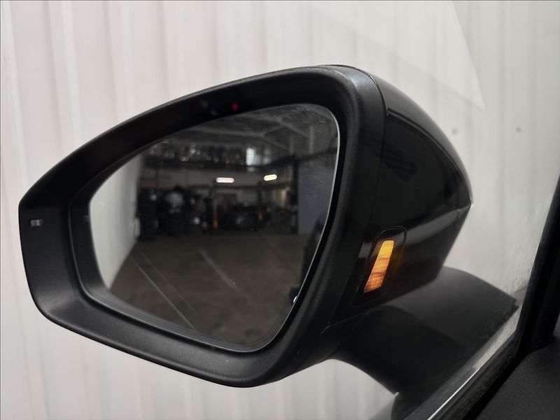 Škoda Enyaq IV80 DCC SUITE TAŽNÉ MATRIX - fotka 40 z 47