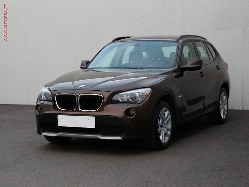 BMW X1 (2015) 2.0 D XDrive, Sport Line - fotka 3 z 3
