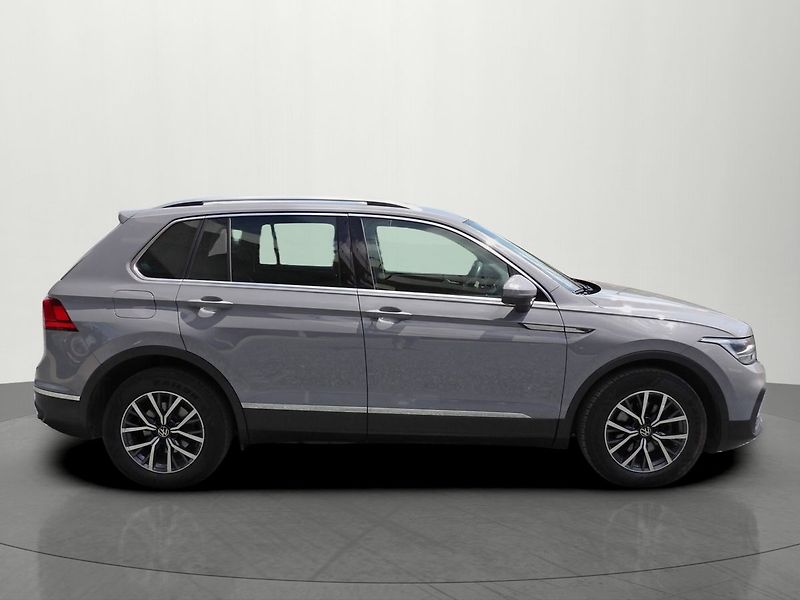 Volkswagen Tiguan 1.5TSI 110kW Virtual Life ACC - fotka 5 z 34