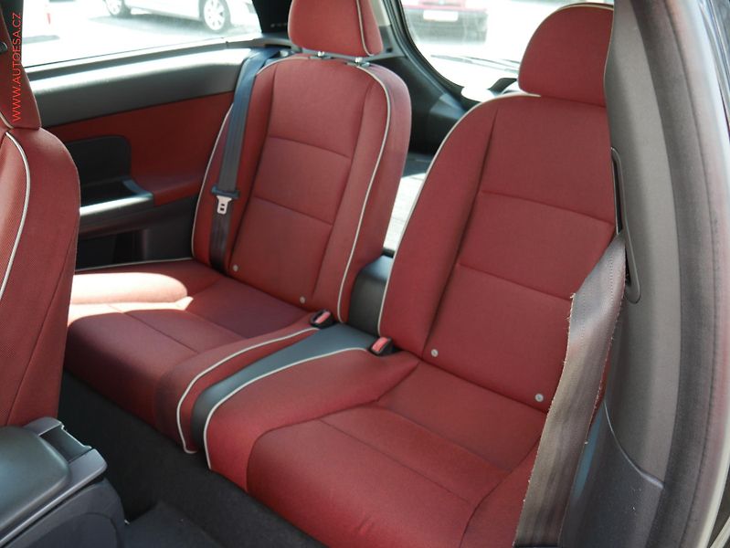 Volvo C30 (2007) 1.6i, ČR, AC, tempo, park - fotka 10 z 14