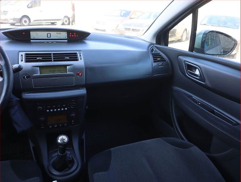 Citroën C4 (2010) 1.4 16V, Serv.kniha, po STK - fotka 8 z 14