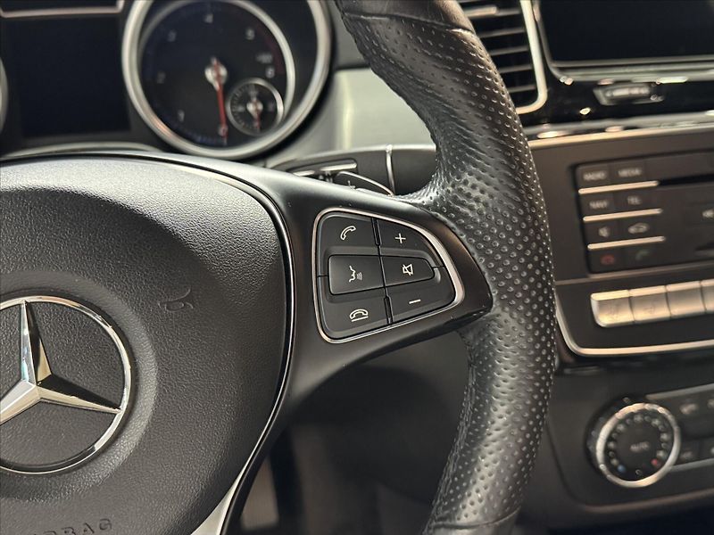 Mercedes-Benz GLE 350d AMG LINIE MULTIBEAM - fotka 9 z 20