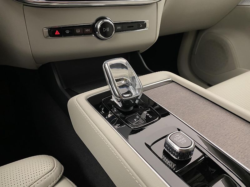 Volvo XC90 (2026) B5 AWD AUT BRIGHT PLUS 7míst - fotka 35 z 71