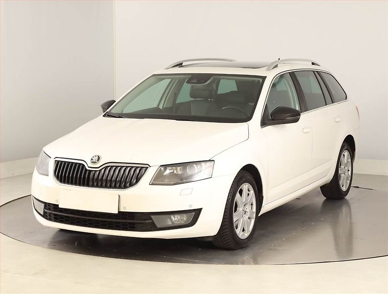 Škoda Octavia (2014) Elegance 1.6 TDI, Navi, Xenony - fotka 2 z 23