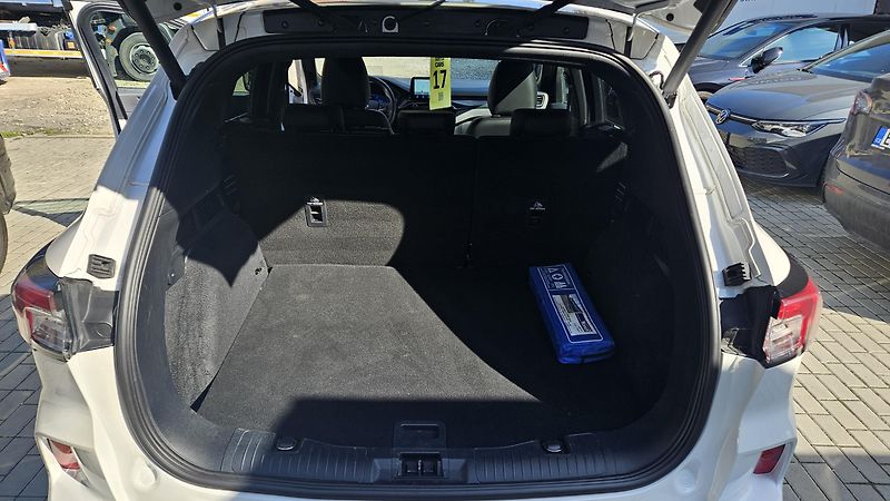 Ford Kuga (2021) 2.0 EB 140kW ST-line 4x4 AT8  - fotka 11 z 36