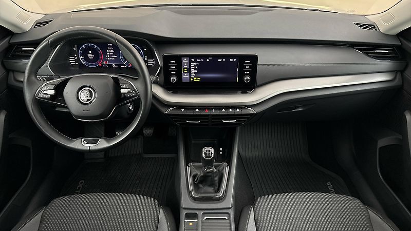 Škoda Octavia 1.0 TSI Ambition Combi - fotka 8 z 24