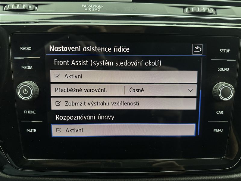 Volkswagen Touran 2,0 110kW DSG 5-MÍST TAŽNÉ ČR - fotka 20 z 41