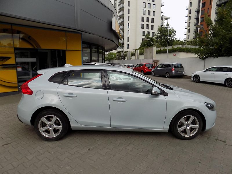Volvo V40 (2016) 2.0 16V  - fotka 8 z 12