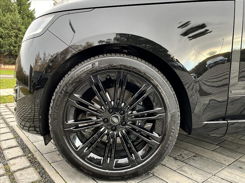 Land Rover Range Rover (2026) 4,4 P540 V8 AUTOBIOGRAPHY SWB - fotka 3 z 44