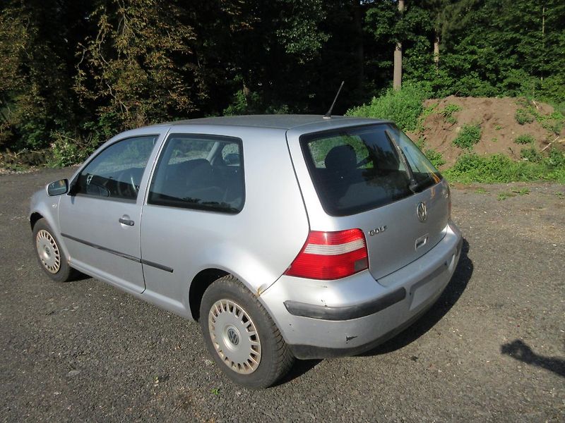 Volkswagen Golf (2003) OCEAN 1,9 TDI 74 kw - fotka 3 z 25
