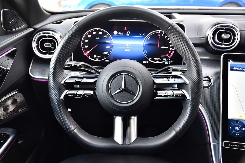 Mercedes-Benz Třídy C 300e AMG Pano HuD 360 Burm DIG - fotka 15 z 27