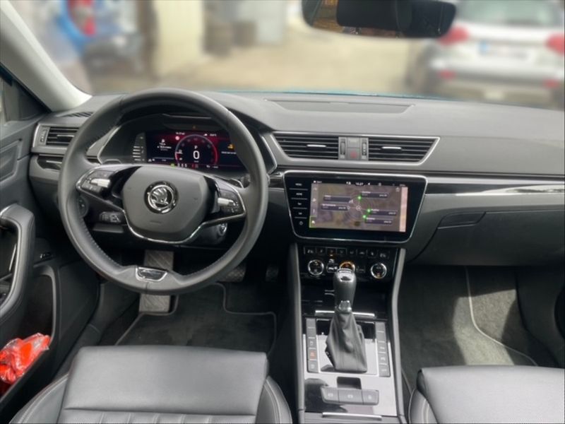 Škoda Superb 2,0 TSI 206 L&K 4x4 DSG - fotka 9 z 11