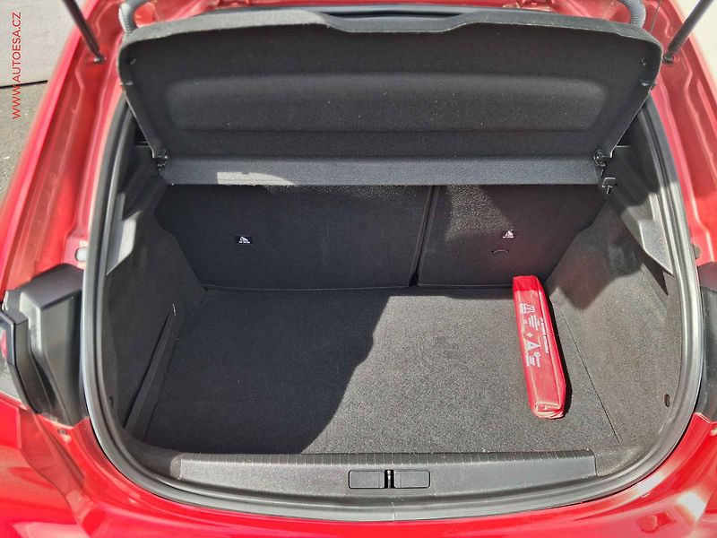 Peugeot 208 (2023) 1.2 PT, Allure, AT, LED, navi - fotka 7 z 20