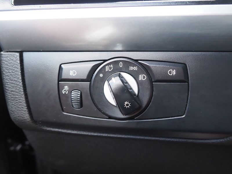 BMW X5 (2011) 3.0d 180 kW, xDrive - fotka 22 z 39