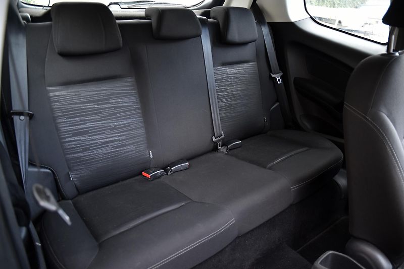 Peugeot 208 1.2i, motor - spotřeba oleje - fotka 18 z 25