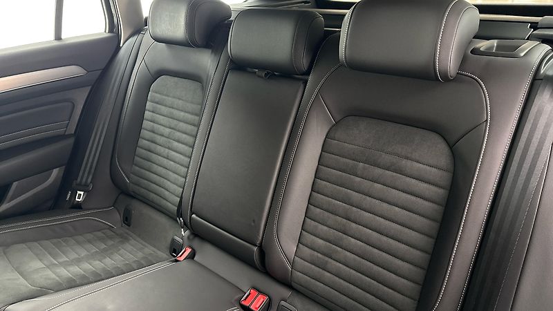 Volkswagen Passat 2.0 TDI DSG Elegance Variant - fotka 16 z 27