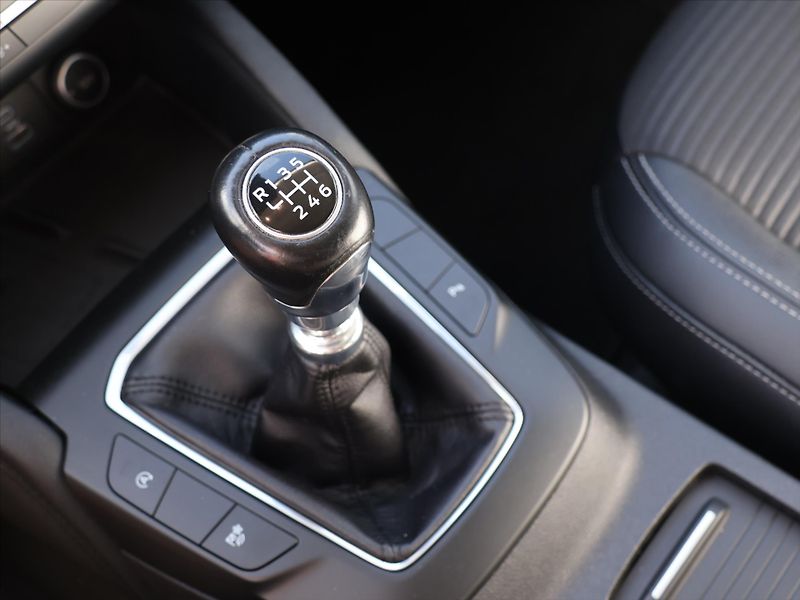 Ford Kuga 1,5 EB 110kW Titanium X CZ DPH - fotka 28 z 37