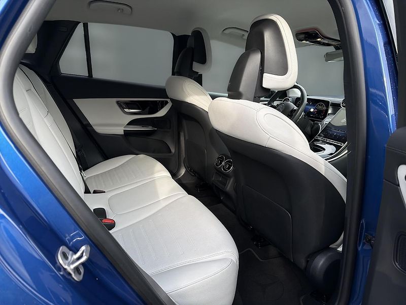 Mercedes-Benz GLC 200 4M, 1.majitel - fotka 14 z 17