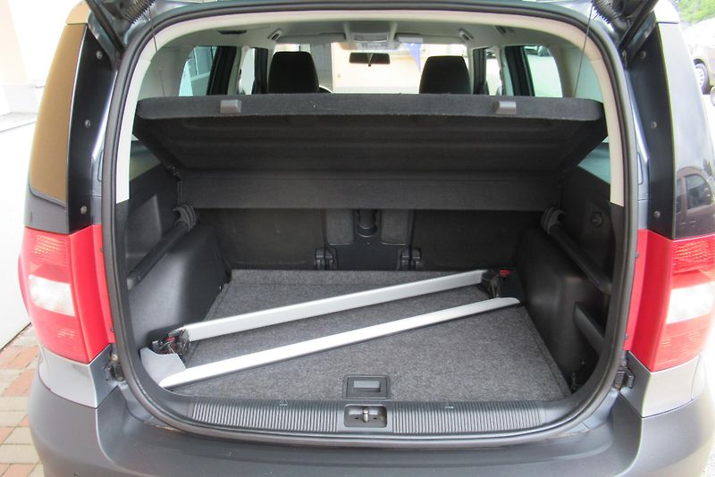 Škoda Yeti 2.0 TDI 4x4 AUT. KLIMA TAŽNÉ - fotka 20 z 31