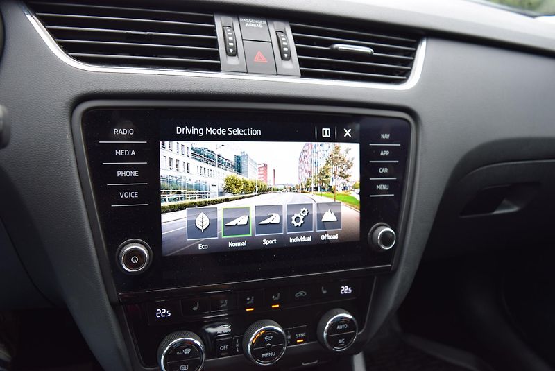 Škoda Octavia (2020) 2.0TDI 135kw SCOUT DSG 4x4 TAŽ - fotka 30 z 50