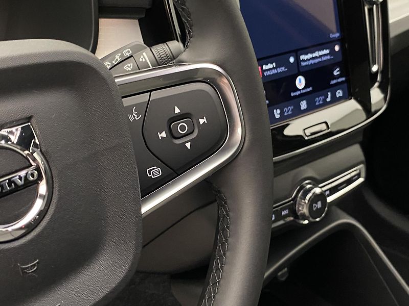 Volvo XC40 (2026) B4 AUT DARK PLUS - fotka 25 z 61
