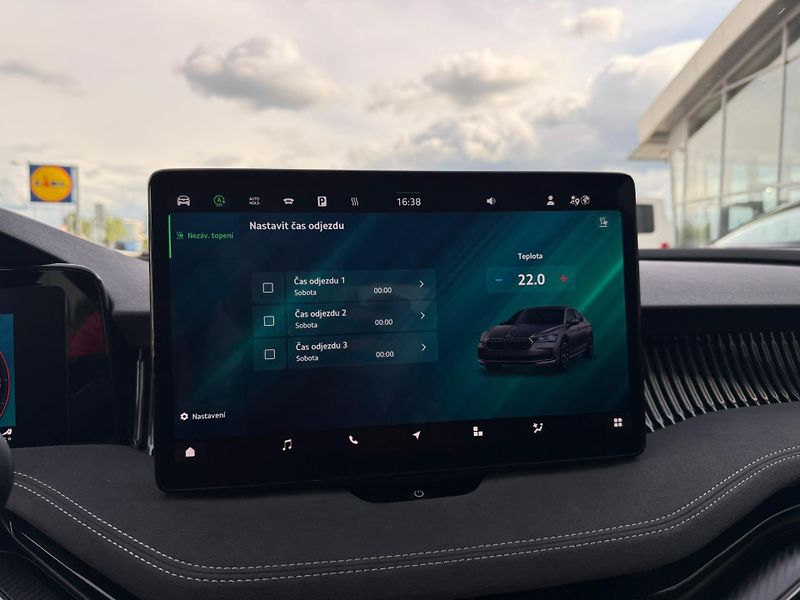 Škoda Superb Sportline 2,0 TSI 150 kW DSG - fotka 16 z 26
