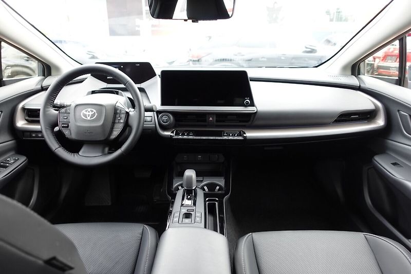 Toyota Prius 2,0 PHEV Plug-in Executive - fotka 19 z 36
