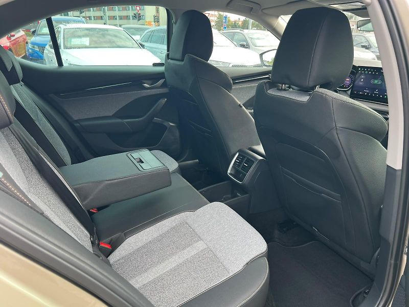 Škoda Octavia Top Selection 1,5 TSI 110 KW D - fotka 22 z 26