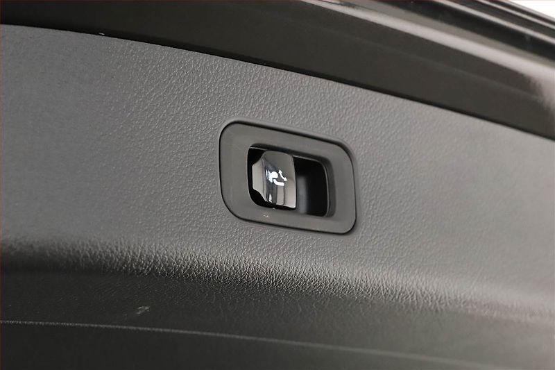 Mercedes-Benz GLC (2025) 300 de 4MATIC - fotka 18 z 22