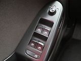 Audi A4 (2010) Ambiente 2.0 TDI, Xenony - náhled 15