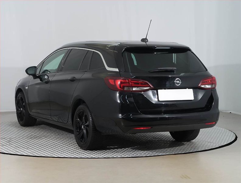 Opel Astra (2019) 1.6 CDTI, Automat, Navi - fotka 4 z 21
