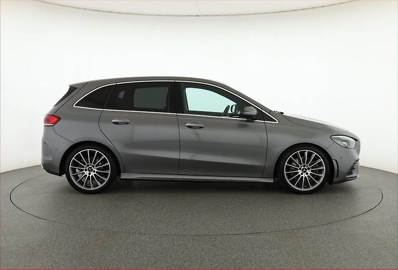 Mercedes-Benz Třídy B (2020) AMG line B 200 4MATIC - fotka 6 z 21