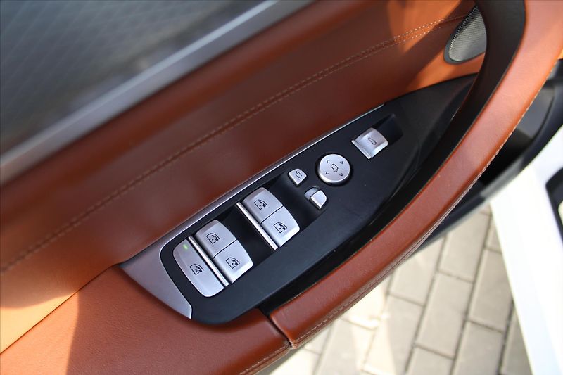 BMW X3 xDrive M40d 240kW M PAKET ČR - fotka 29 z 32