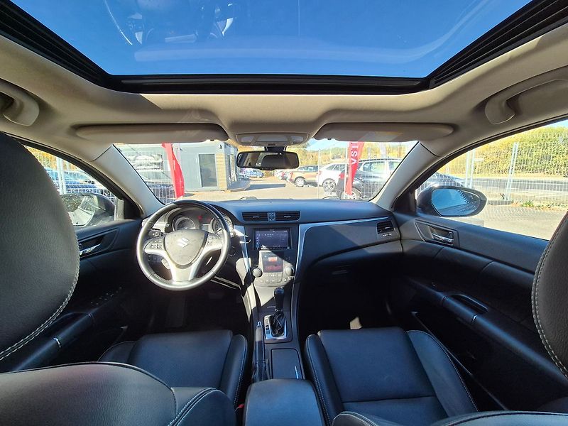 Suzuki Kizashi 2.4i 131kw,LPG,4WD,WEBASTO - fotka 12 z 24