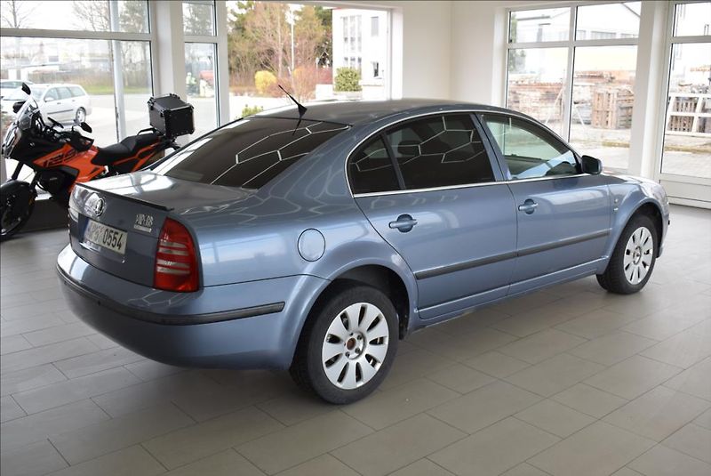 Škoda Superb 2,8 i V6 30V, klima,nová STK, - fotka 4 z 17