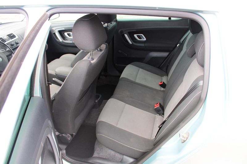 Škoda Fabia (2009) 1,2i SPORT KLIMA EL.OKNA ALU - fotka 10 z 16