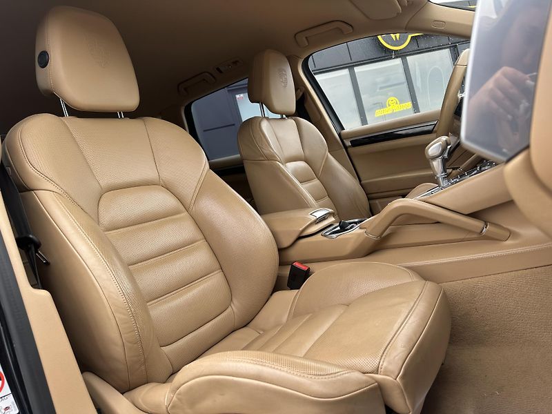 Porsche Cayenne (2016) Porsche Cayenne 2016 - fotka 16 z 19