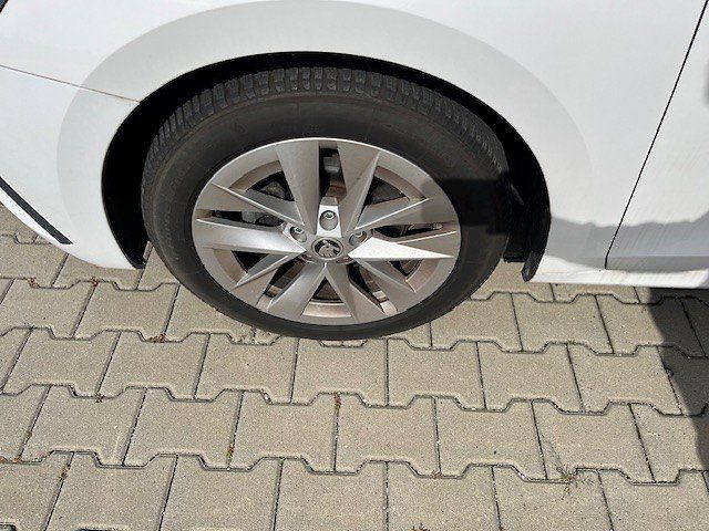 Škoda Octavia Ambition - fotka 4 z 12