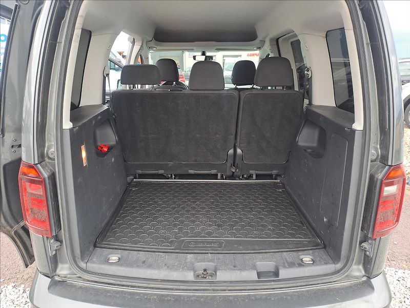 Volkswagen Caddy 2,0 TDI DSG 4MOTION - fotka 16 z 16