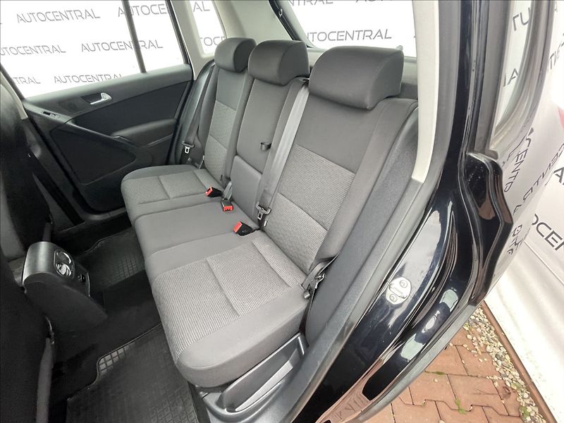 Volkswagen Tiguan 1,4 TSi,90kW,serv.kniha - fotka 22 z 22