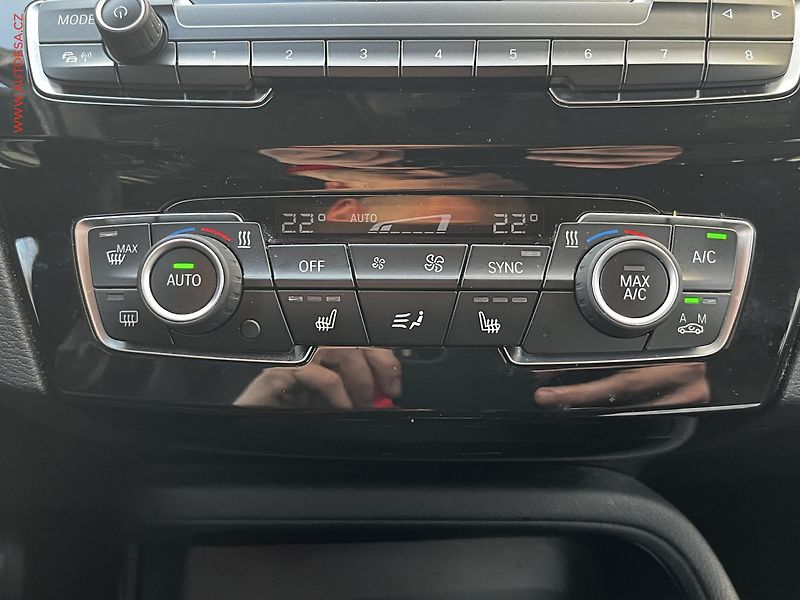 BMW X1 (2017) 1.5i, Klima - fotka 15 z 19