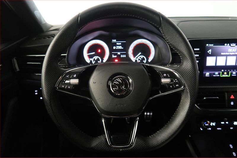 Škoda Kamiq (2023) Monte Carlo 1.0 TSI - fotka 15 z 19