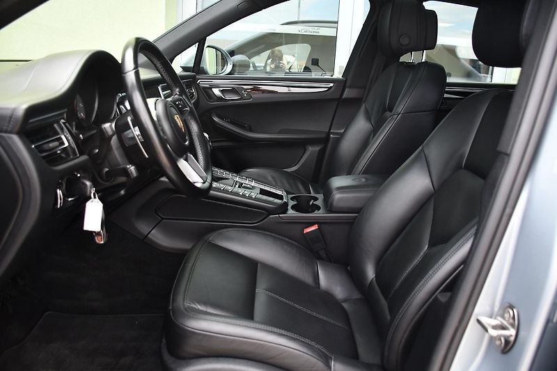 Porsche Macan S 3.0V6 260kW PANO - fotka 13 z 39