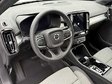 Volvo XC40 (2026) B3 FWD PLUS DARK,HARMAN KARDON - náhled 11