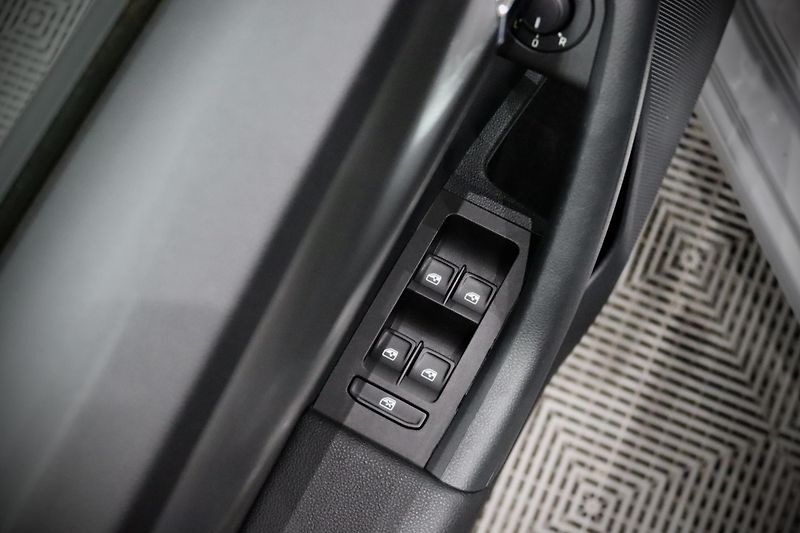 Škoda Octavia 3 FL Combi 1.8 TSI 132 kW DSG - fotka 19 z 38