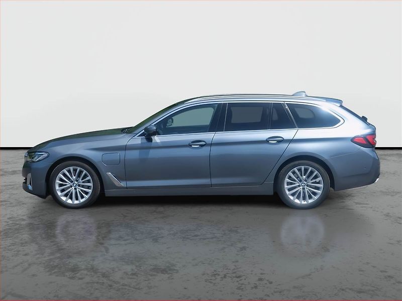 BMW Řada 5 (2021) Luxury Line 530e xDrive - fotka 3 z 19
