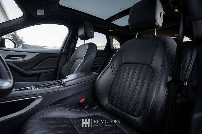 Jaguar F-Pace (2020) 2.0 P250 184kW 4x4 - fotka 20 z 43