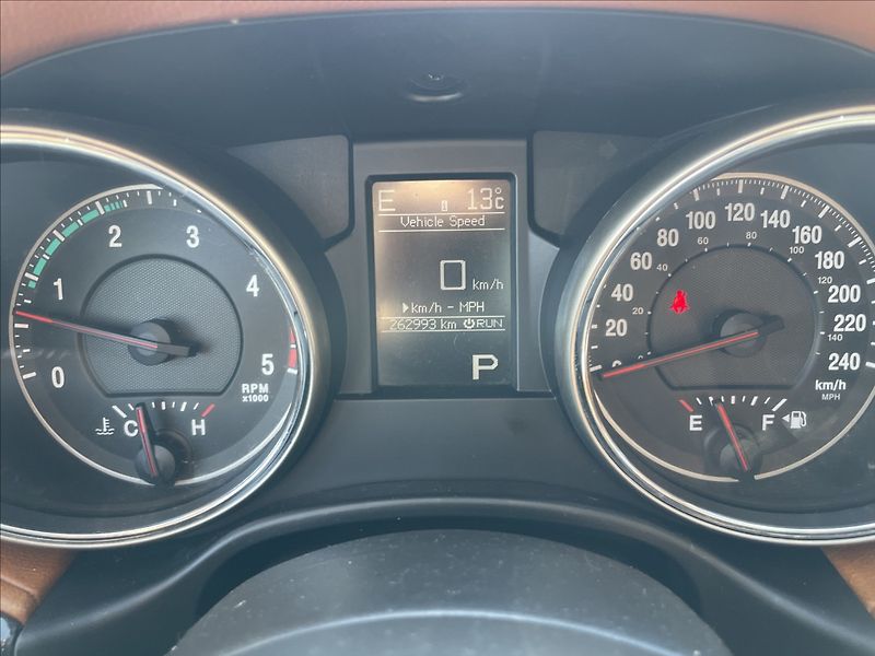 Jeep Grand Cherokee 3,0 CRDi 177kw Overland Pano T - fotka 18 z 35